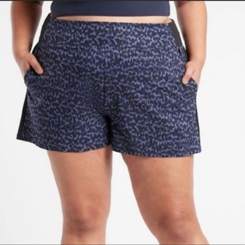 Athleta Brooklyn Printed Shorts Cheetah Navy Sz 26 NWT XXL-XXXL SHIPS FAST